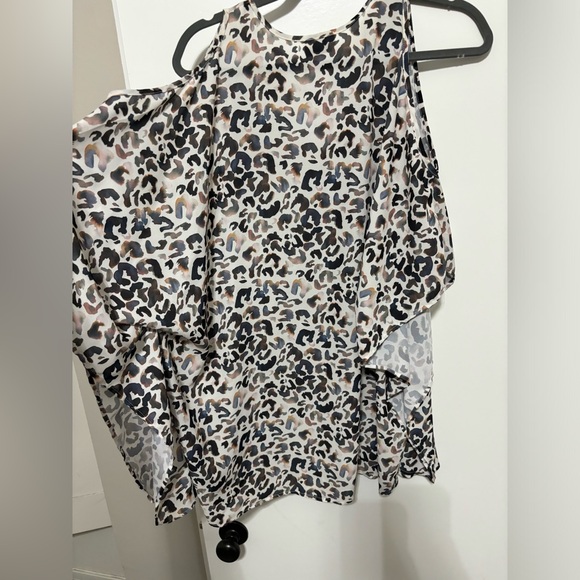 Show Me Your Mumu SMYM Cold Shoulder Animal Print / Cheetah Tunic Size S - Picture 2 of 2